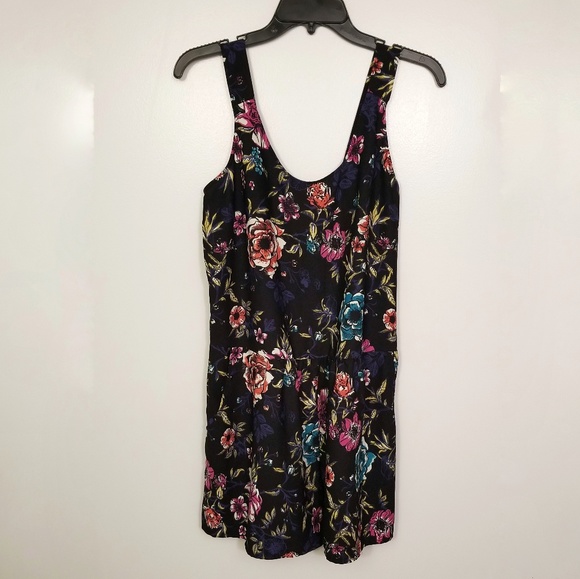 Xhileration | Floral Romper with pockets NWOT - Picture 1 of 6